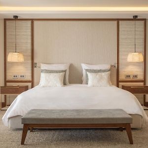 Family Beachfront King Suite